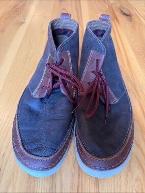 Clarks Men’s Leather Chukka Boots in Dark Brown with Burgundy Laces